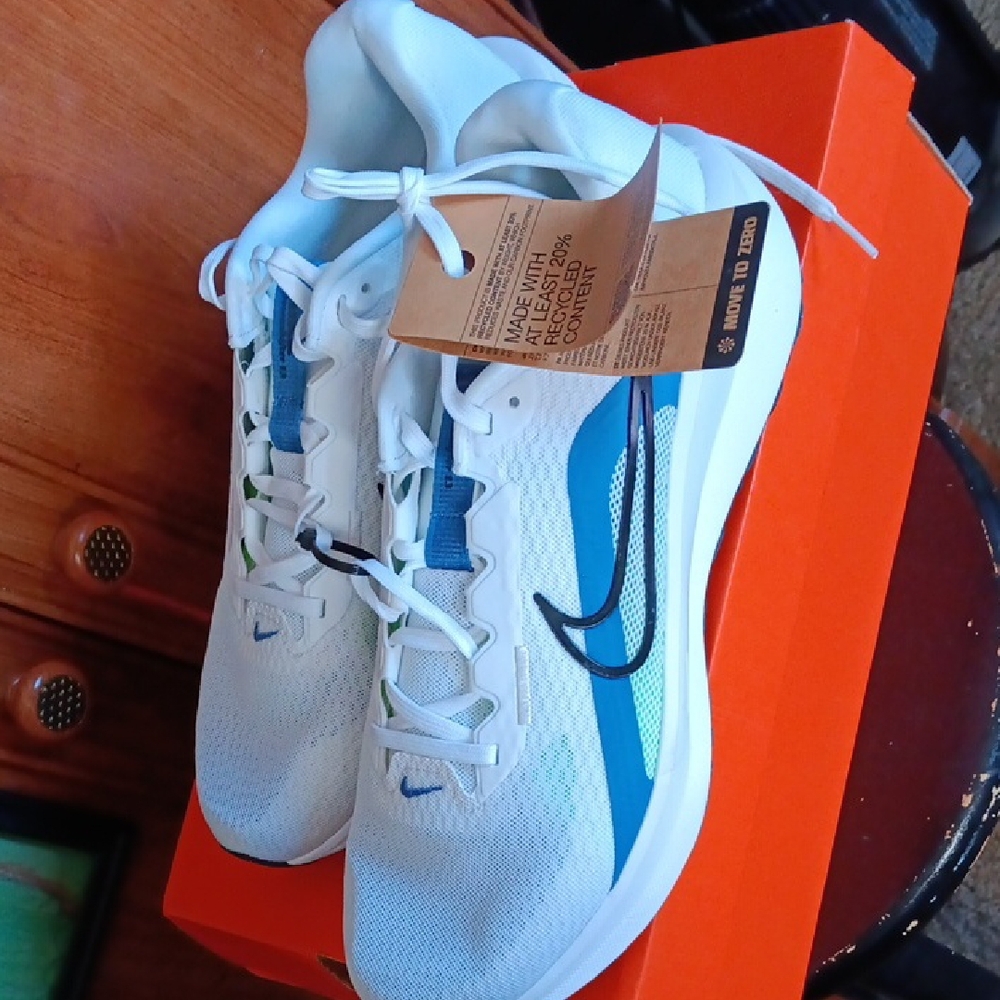 Nike Men's White and Blue Sneakers